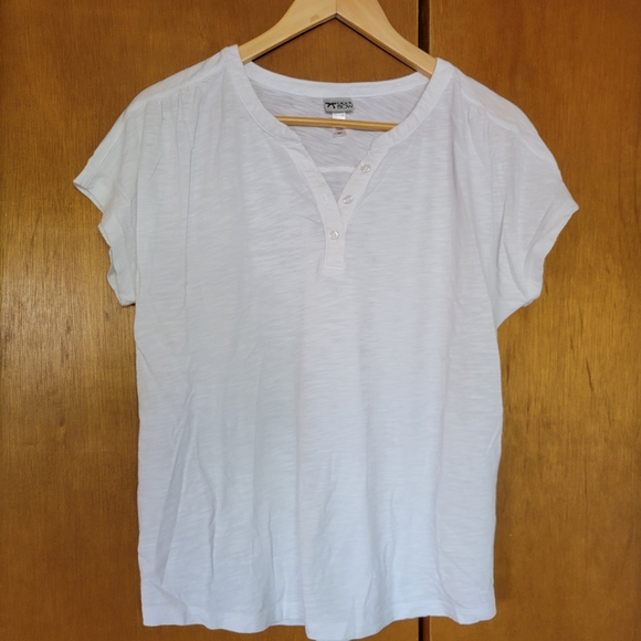 White tee - Picture 2 of 5